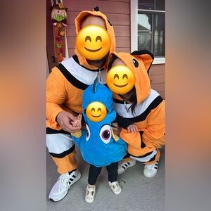 Finding Nemo themed family Halloween costumes